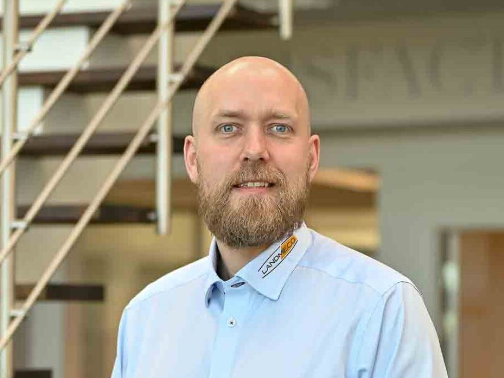 Portræt af Mikael Hald fra LANDMECO, skandinavisk producent af professionelle fjerkræsystemer.