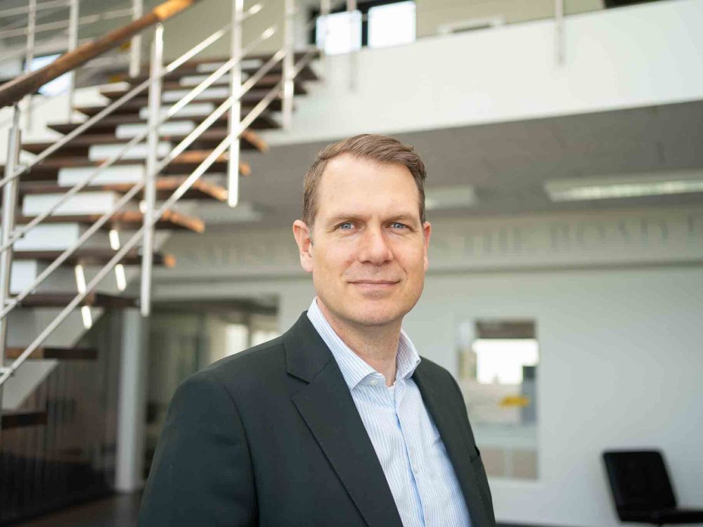 Anders Schmidt-Petersen, ny COO hos LANDMECO, fotograferet i virksomhedens moderne hovedkontor.